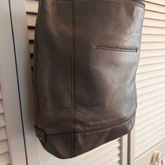 The Sak Purse in dark gray leather. Great everyday bag. - Picture 5 of 7